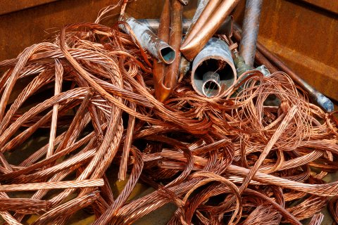 Výkup mědi; Měděné dráty, plechy, chladiče, karmy, armatury atd… Vaši měď vykoupíme za nejvyšší ceny.