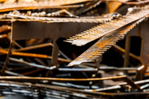 Výkup železa; Vykupujeme železný šrot, plechy, ocelové třísky a litinu.